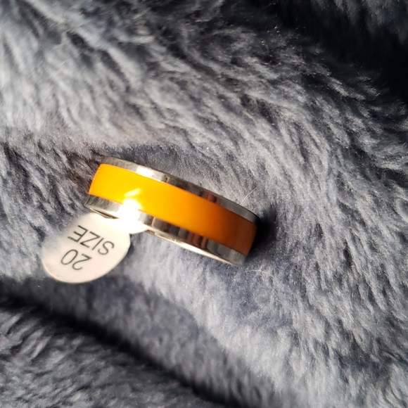 A Ring Band - Picture 5 of 5